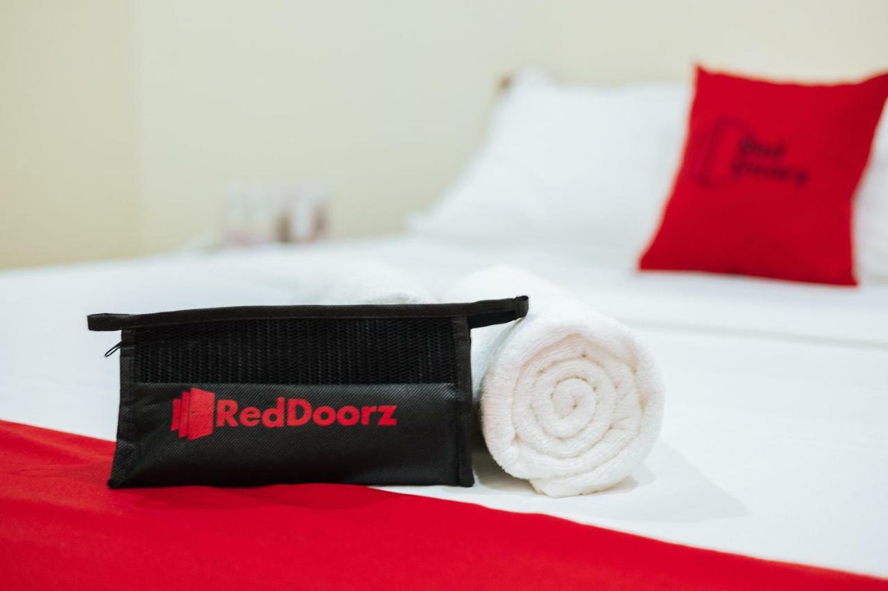 Reddoorz Premium Near Pristine Beach بويرتو برينسيسا المظهر الخارجي الصورة